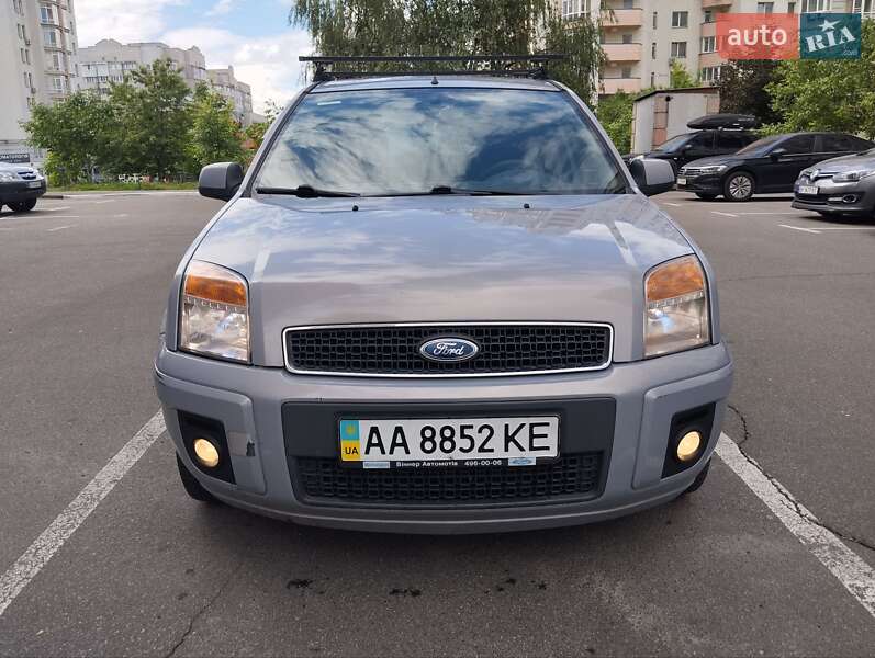 Хэтчбек Ford Fusion 2010 в Киеве