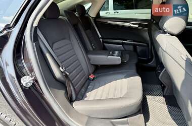 Седан Ford Fusion 2019 в 
