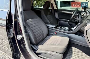 Седан Ford Fusion 2019 в 