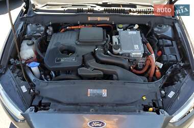 Седан Ford Fusion 2016 в 