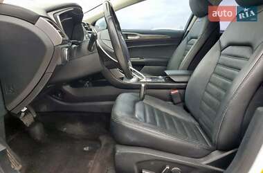 Седан Ford Fusion 2017 в 