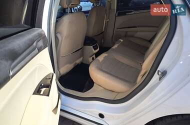 Седан Ford Fusion 2015 в Коростене