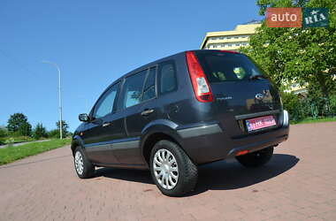 Хэтчбек Ford Fusion 2009 в 