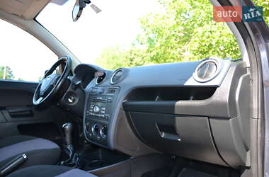 Хэтчбек Ford Fusion 2009 в 