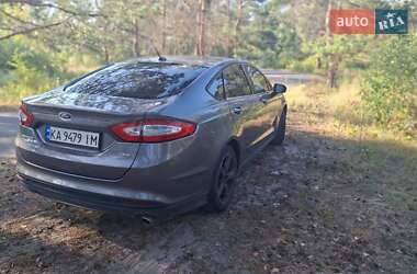 Седан Ford Fusion 2013 в 