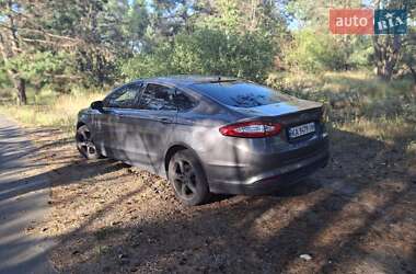 Седан Ford Fusion 2013 в 