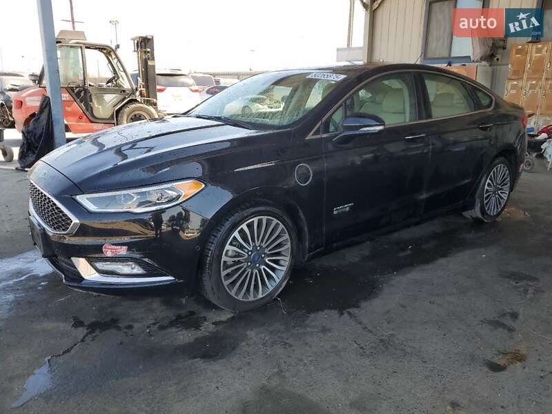 Седан Ford Fusion 2017 в 