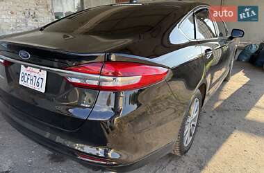 Седан Ford Fusion 2017 в 