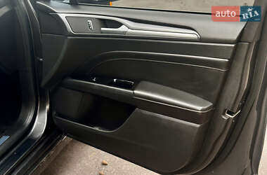 Седан Ford Fusion 2014 в 