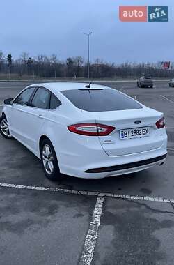 Седан Ford Fusion 2013 в 