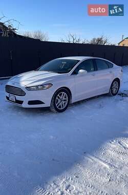 Седан Ford Fusion 2013 в 