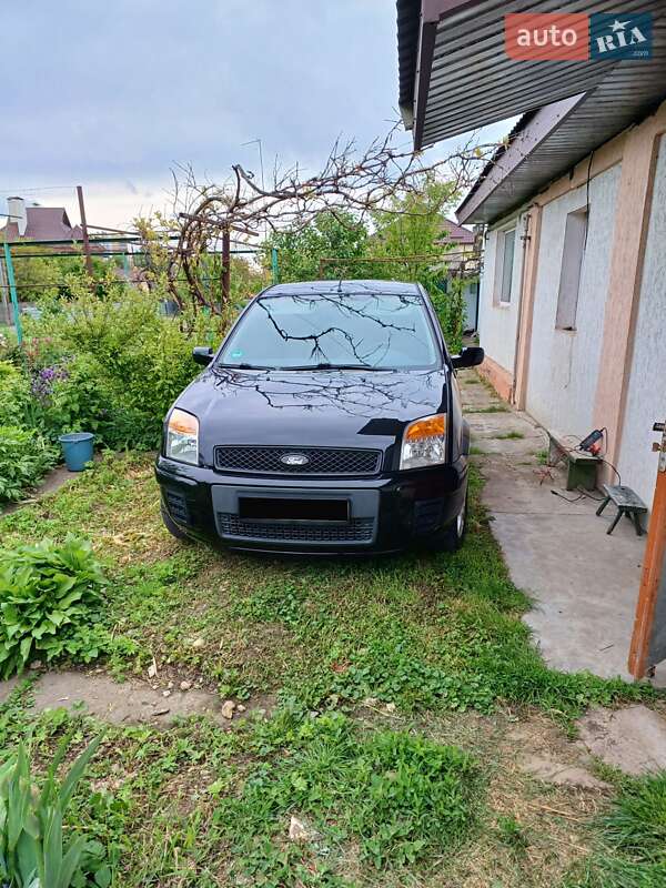 Хэтчбек Ford Fusion 2009 в 