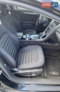 Седан Ford Fusion 2014 в 