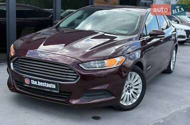 Седан Ford Fusion 2013 в 