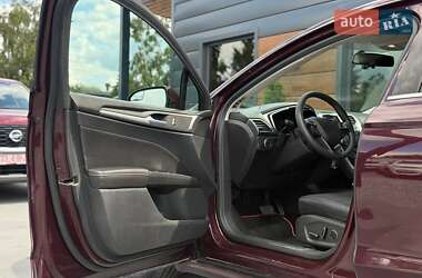 Седан Ford Fusion 2013 в 