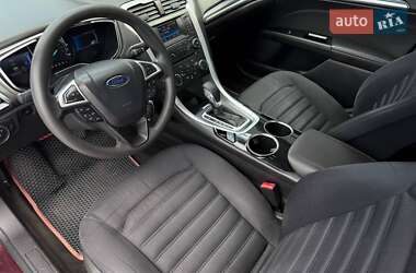 Седан Ford Fusion 2013 в 