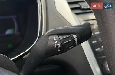 Седан Ford Fusion 2013 в 