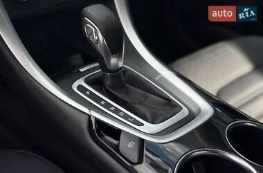 Седан Ford Fusion 2013 в 