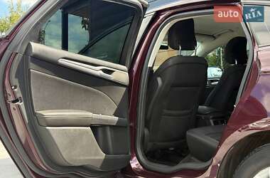 Седан Ford Fusion 2013 в 
