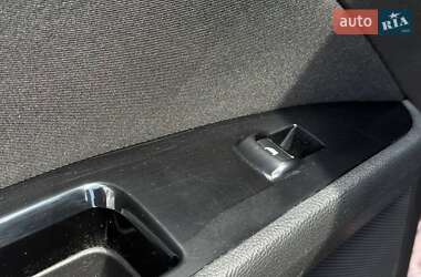 Седан Ford Fusion 2013 в 