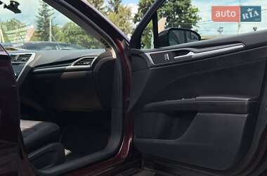 Седан Ford Fusion 2013 в 