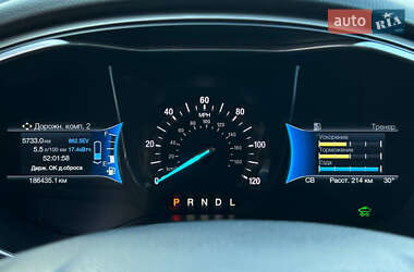 Седан Ford Fusion 2016 в 