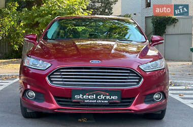 Седан Ford Fusion 2016 в 
