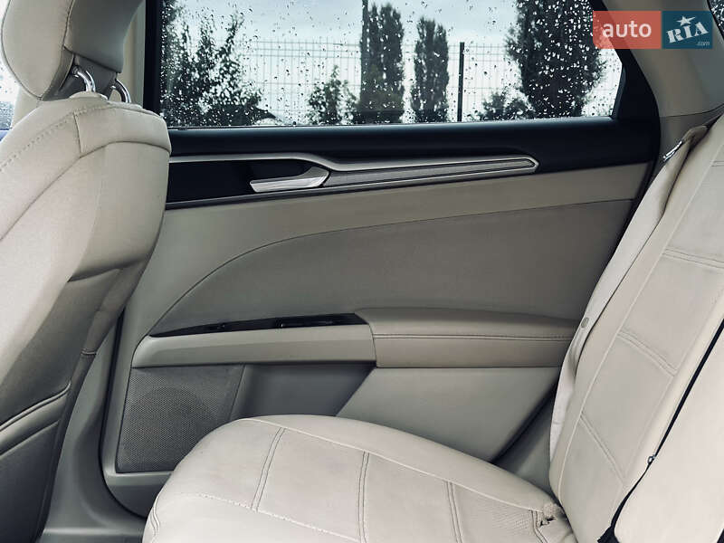 Седан Ford Fusion 2014 в Кременчуці