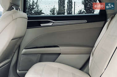Седан Ford Fusion 2014 в 