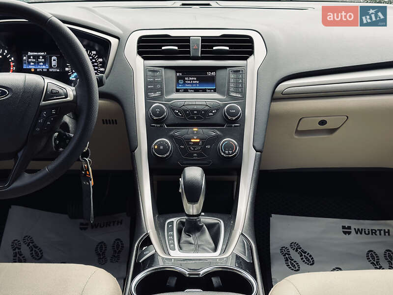 Седан Ford Fusion 2014 в Кременчуці