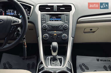 Седан Ford Fusion 2014 в 
