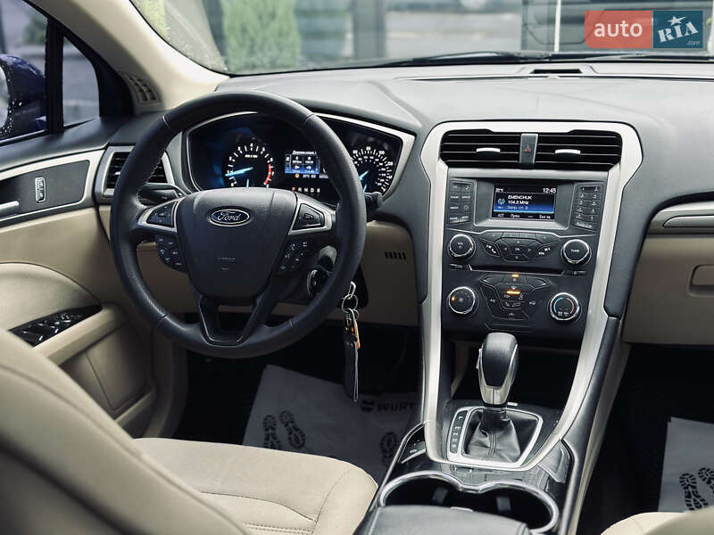 Седан Ford Fusion 2014 в Кременчуці