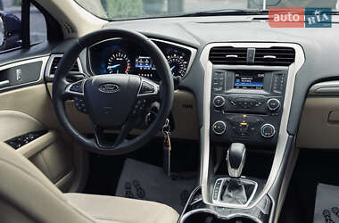 Седан Ford Fusion 2014 в 