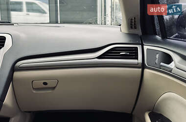 Седан Ford Fusion 2014 в 