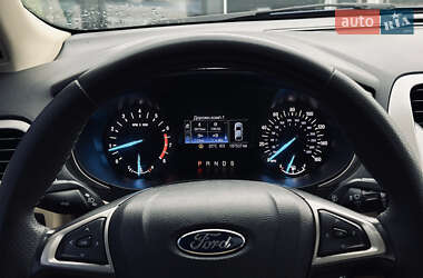 Седан Ford Fusion 2014 в 