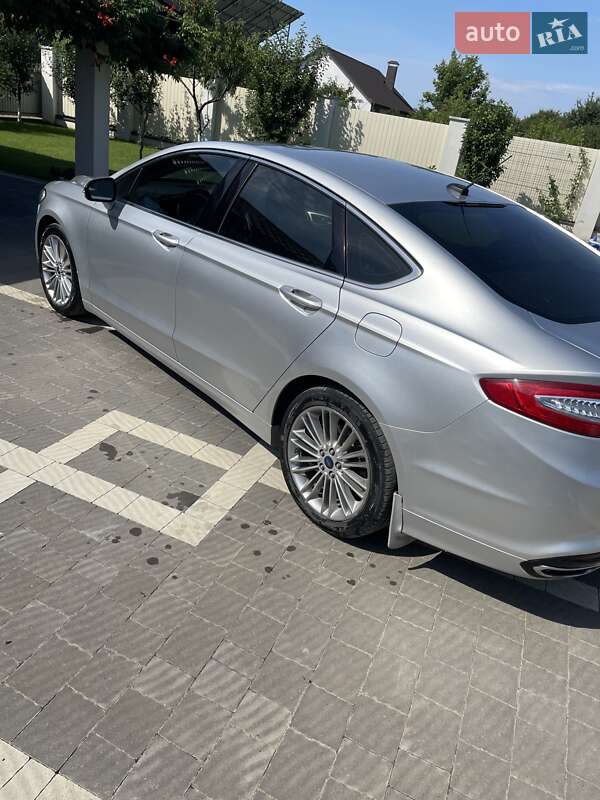 Седан Ford Fusion 2014 в Ужгороде