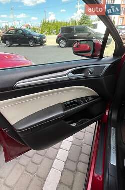 Седан Ford Fusion 2014 в 