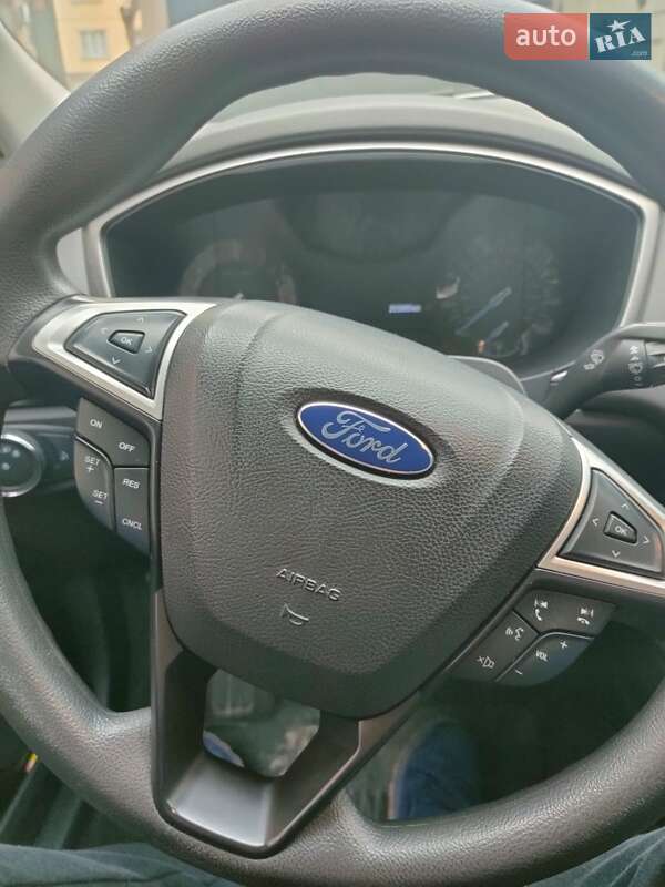 Седан Ford Fusion 2013 в Києві