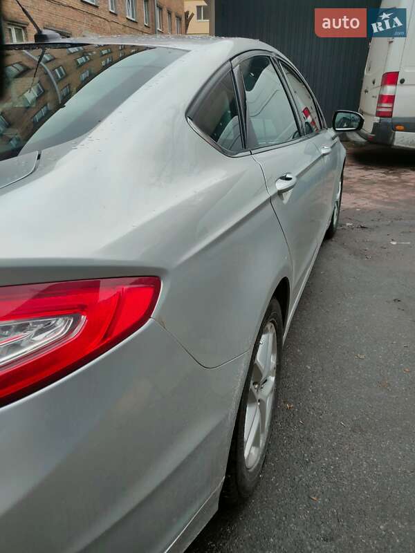 Седан Ford Fusion 2013 в Києві