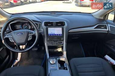 Седан Ford Fusion 2019 в 