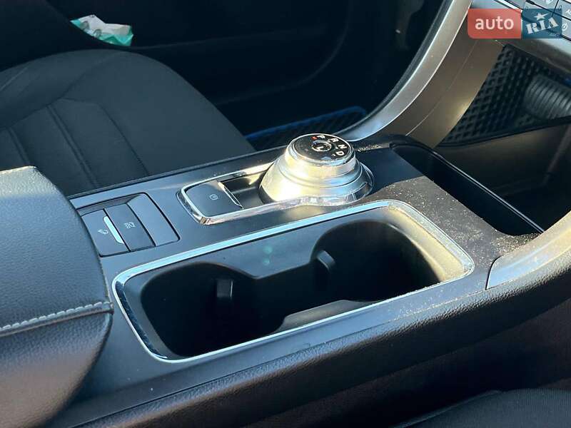Седан Ford Fusion 2019 в Львове