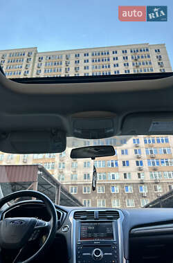 Седан Ford Fusion 2017 в 