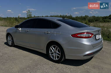 Седан Ford Fusion 2015 в 