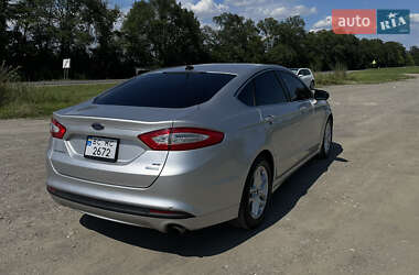Седан Ford Fusion 2015 в 