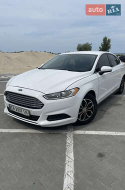 Седан Ford Fusion 2013 в 