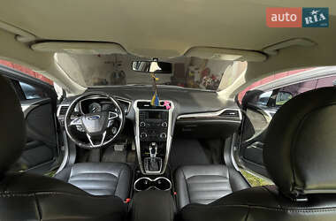 Седан Ford Fusion 2015 в 