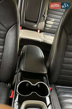 Седан Ford Fusion 2015 в 
