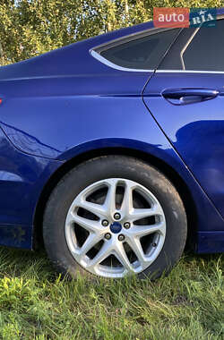 Седан Ford Fusion 2014 в 