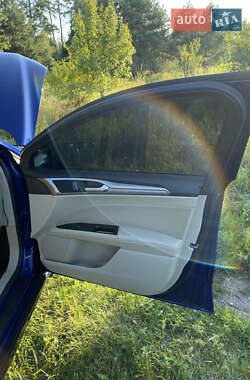 Седан Ford Fusion 2014 в 