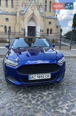 Седан Ford Fusion 2015 в 
